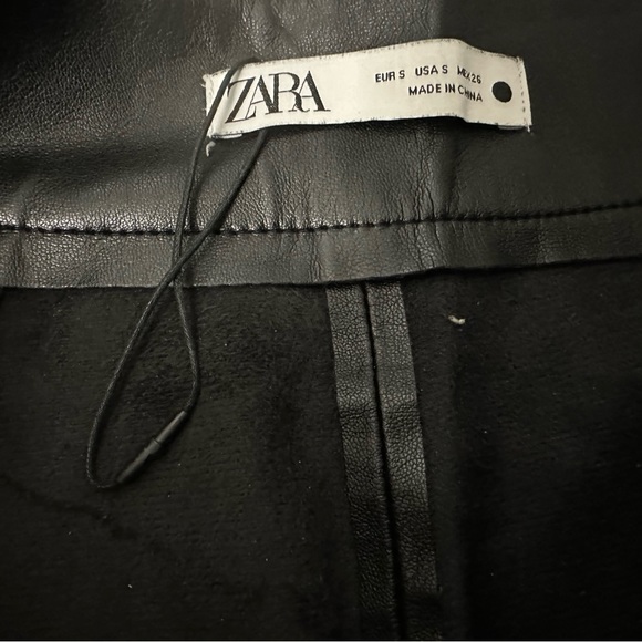 NEW-ZARA- vegan leather wide leg capri pants - Picture 5 of 8